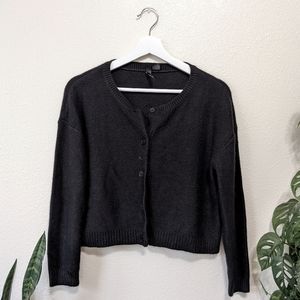Black Button-Up Cropped Cardigan